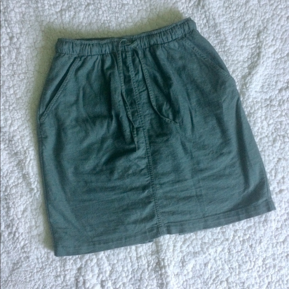 🌿 Linen Blend Green Skirt